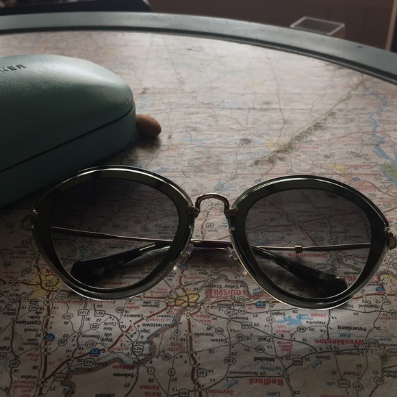 Sunglasses - Picture 2 of 11